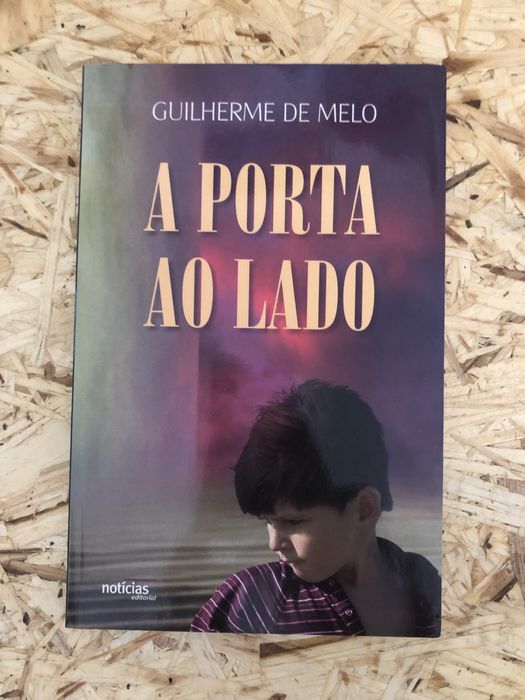 A porta ao lado de Guilherme Melo
