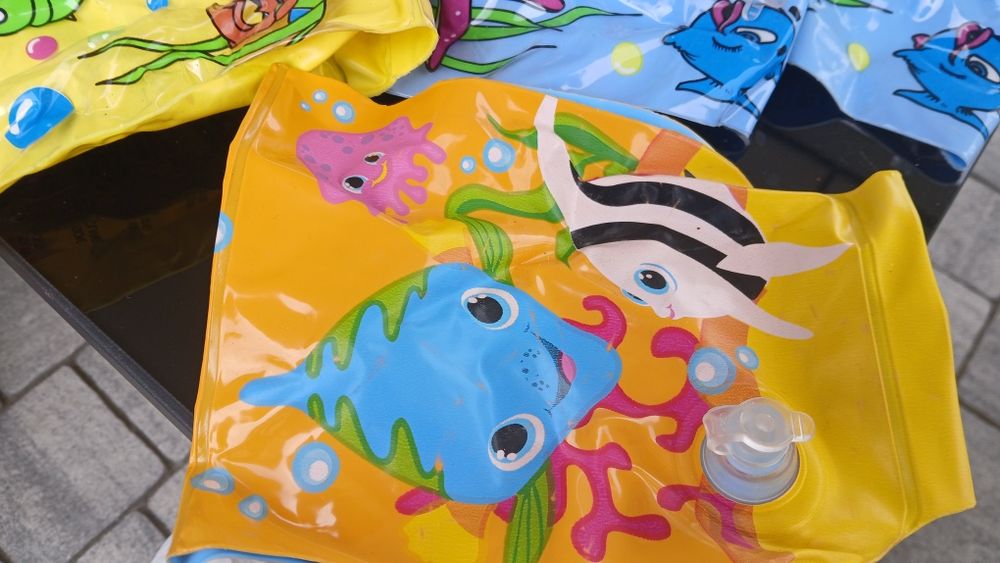 Plywaczki 4 komplety dla dzieci do pływania