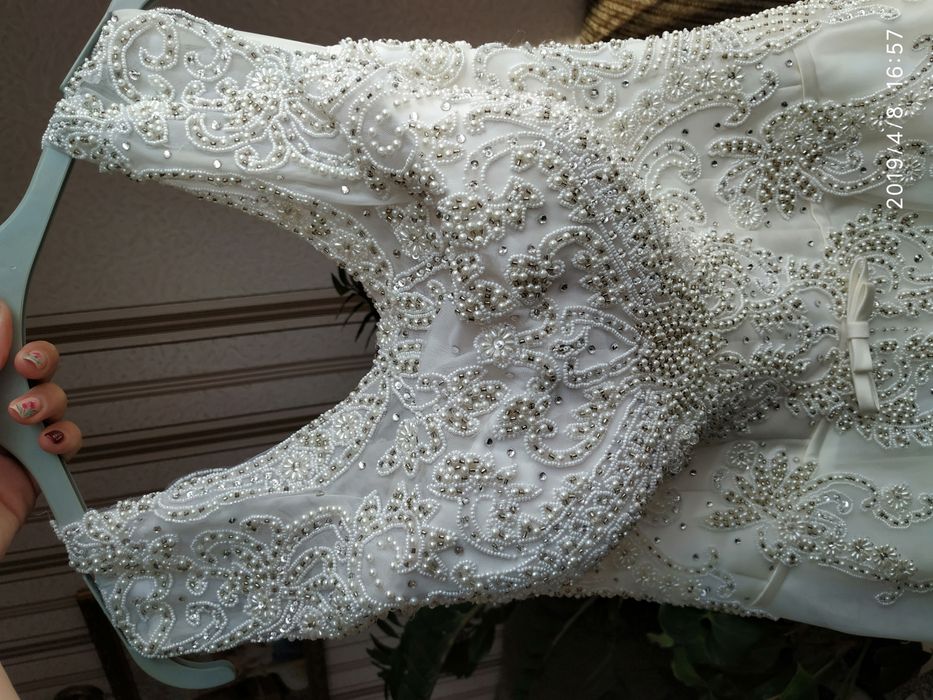 Весільна сукня