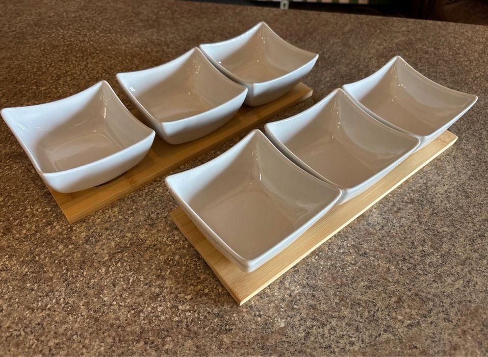 Zestaw 3 sztuk miseczka na przekąski porcelanowe + bambusowa tacka