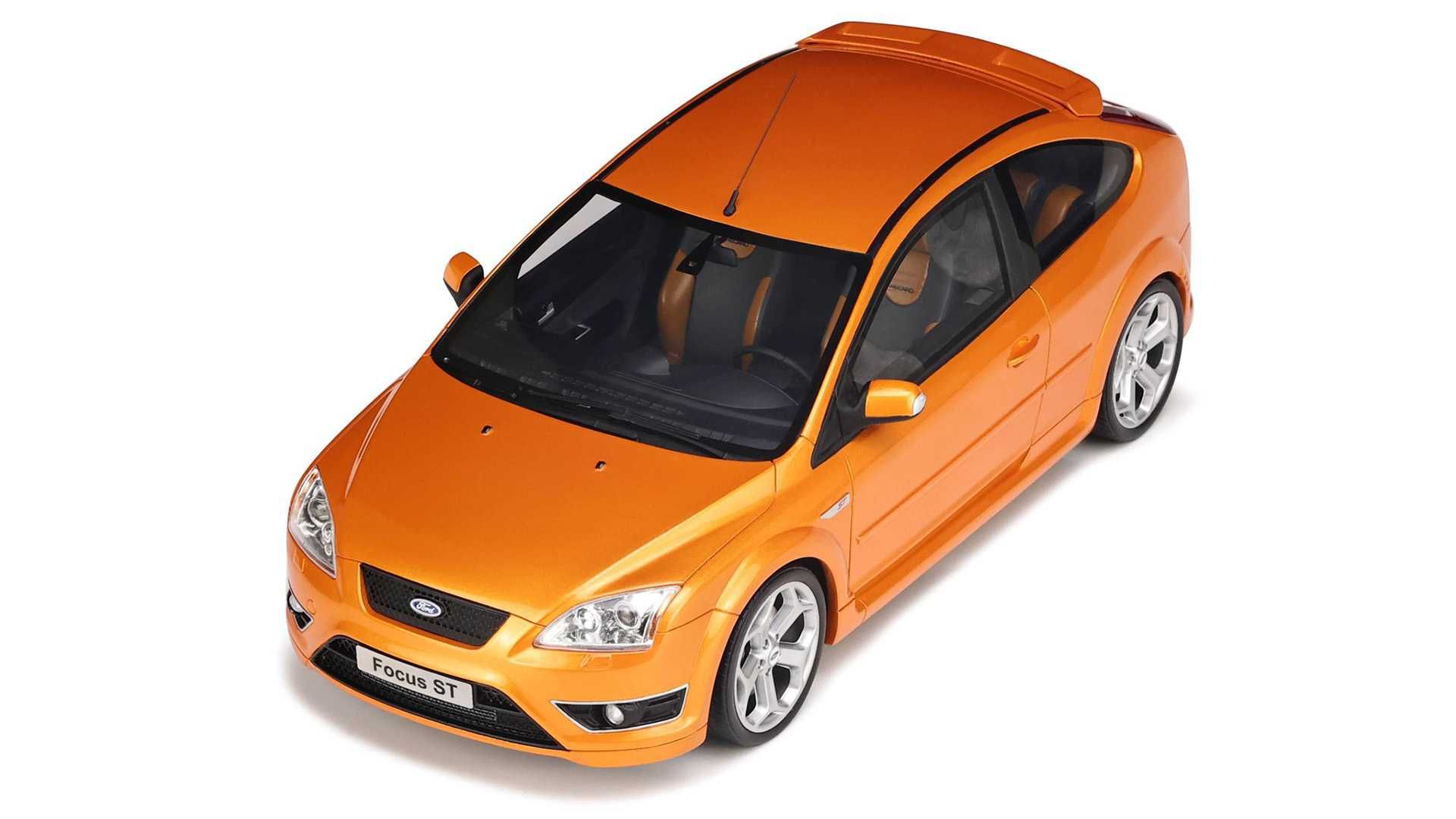 Model 1:18 Otto Ford Focus Mk2 ST 2.5 2006 electric orange (OT961)