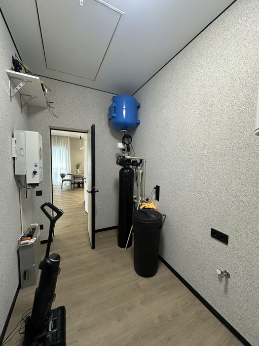 Будинок з ремонтом , меблями і технікою /без %