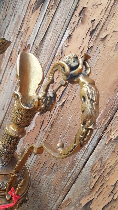 2 Jarrões em bronze com pé em mármore