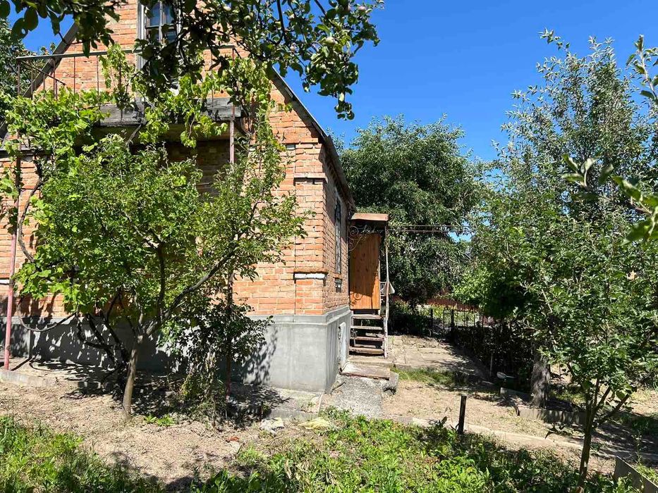 (5)   Продам дачу в с. Щітки  8116