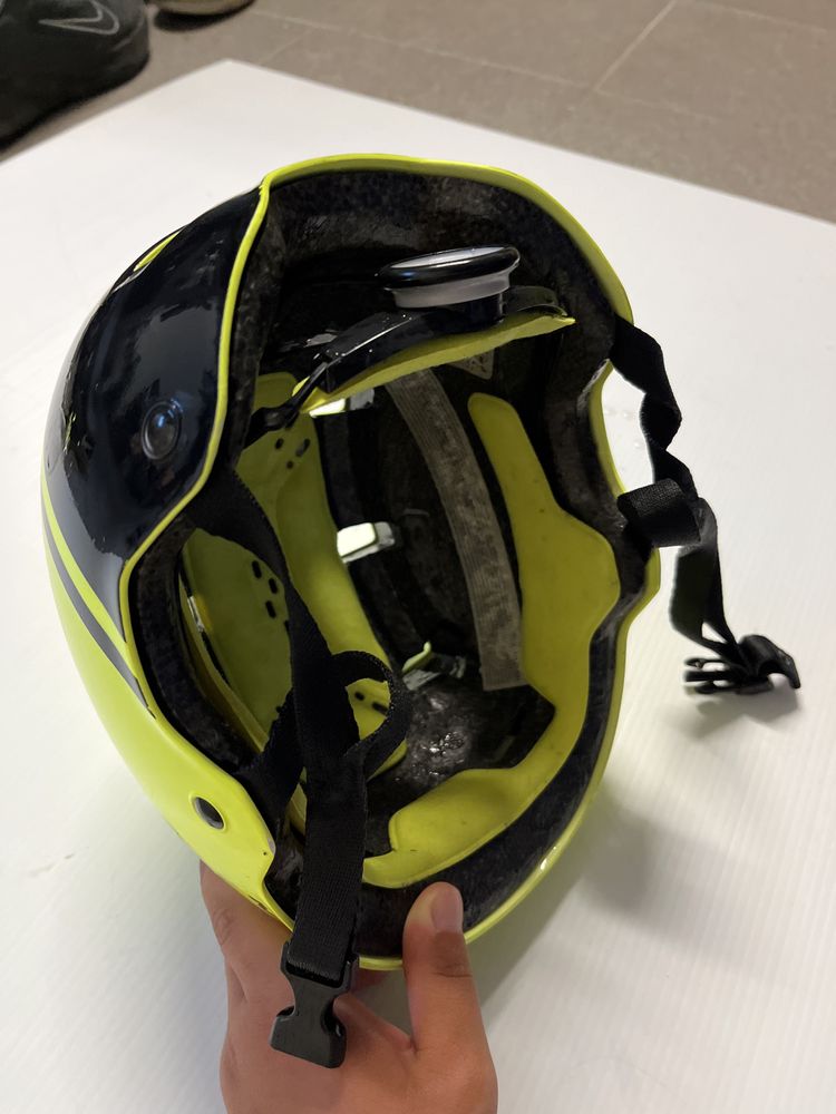 Vendo capacete de criança