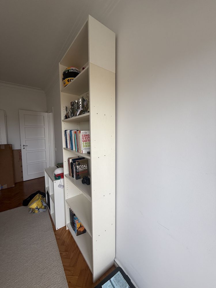 Estante de Livros Linda - IKEA