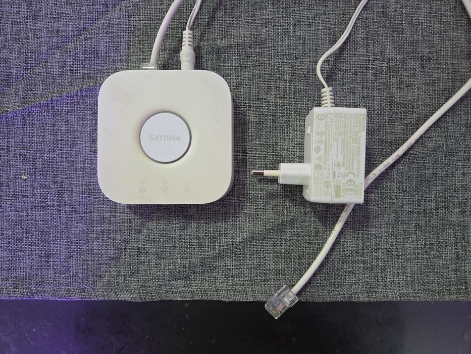 Base Philips Hue Bridge