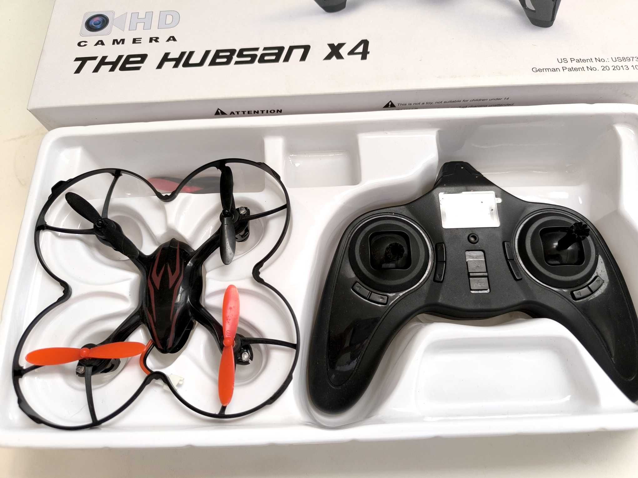 Quadcopter Hubsan X4 (modelo H107C)