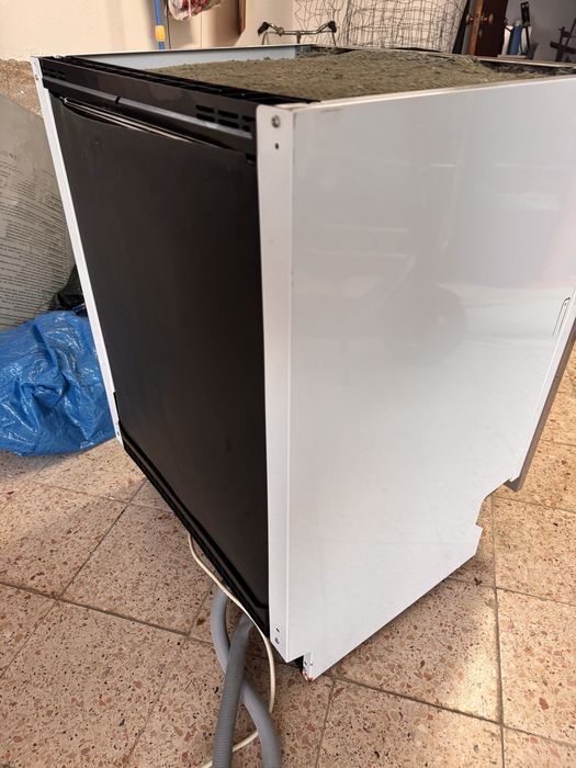 Maquina de lavar loiça Meireles