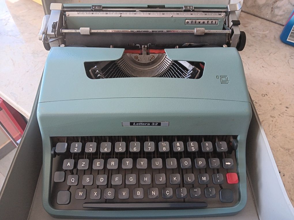 Maquina de escrever Olivetti