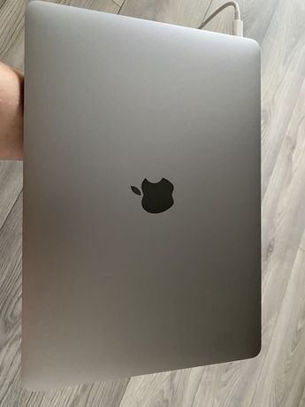 MacBook Pro 13 2017/256/8/i5/2.3