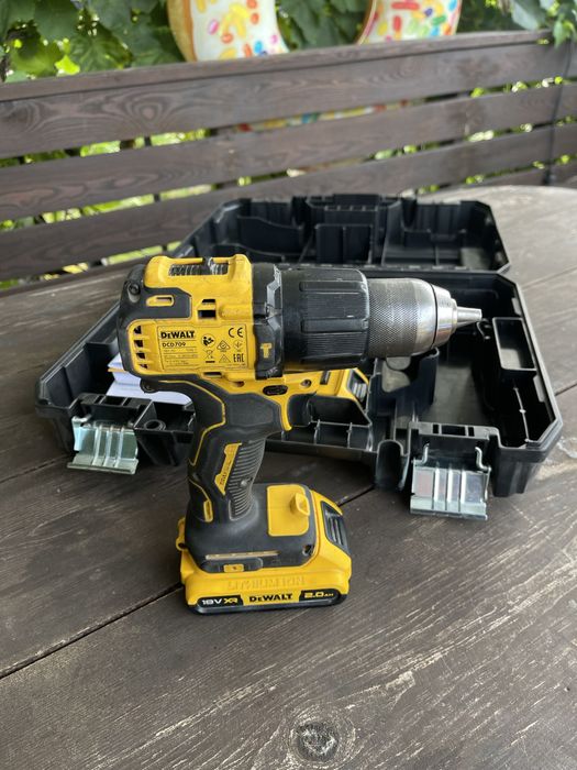 DeWALT DCD709 безщітковий ударний шуруперт