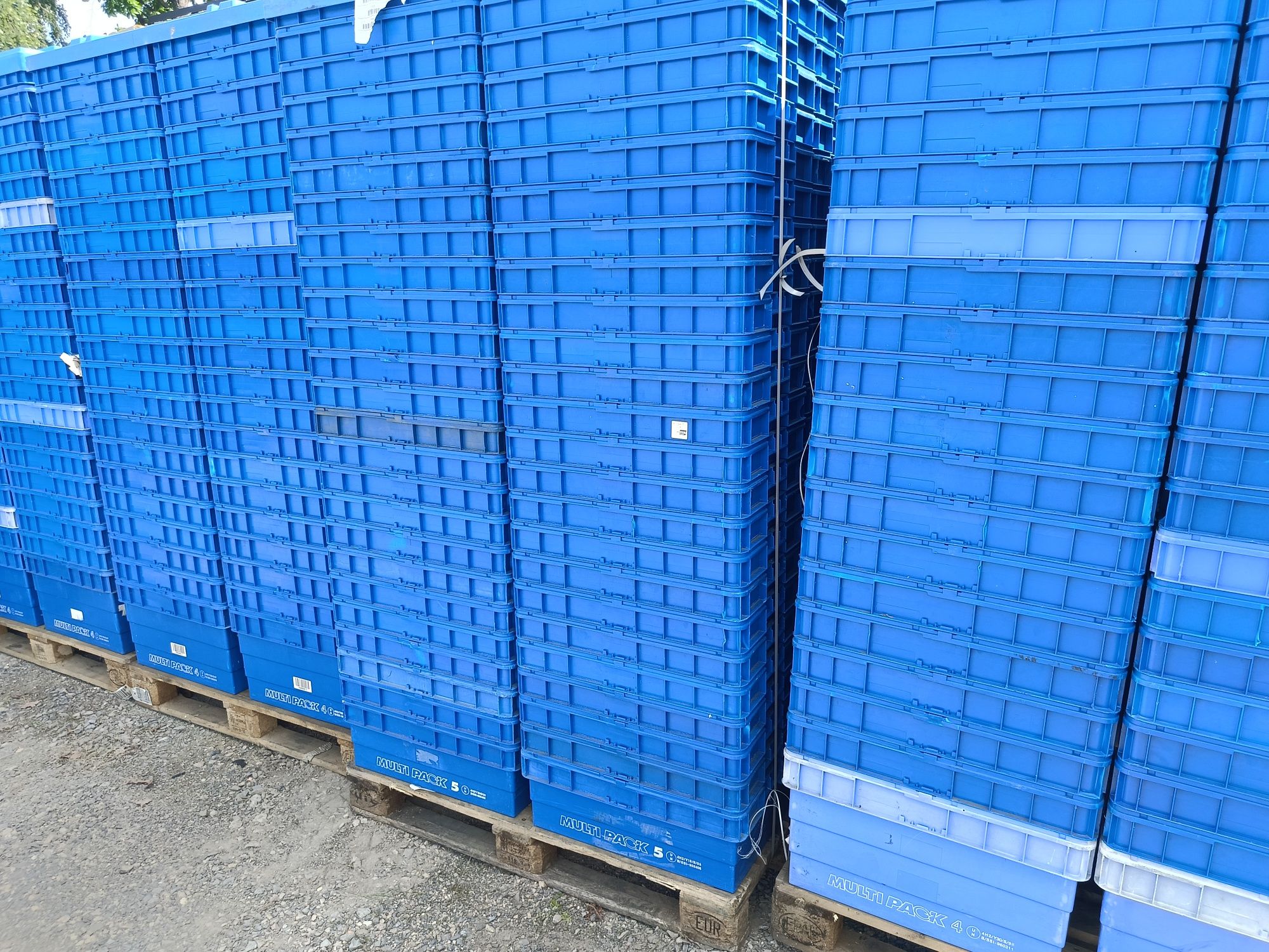 600x400x330 skrzynki plastikowe pojemniki magazynowe zamykane pokrywa