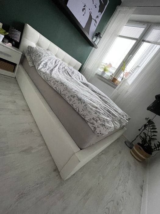 Łóżko małżeńskie na materac 140