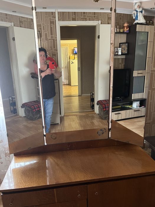 Трілʼяж трюмо радянського виробництва