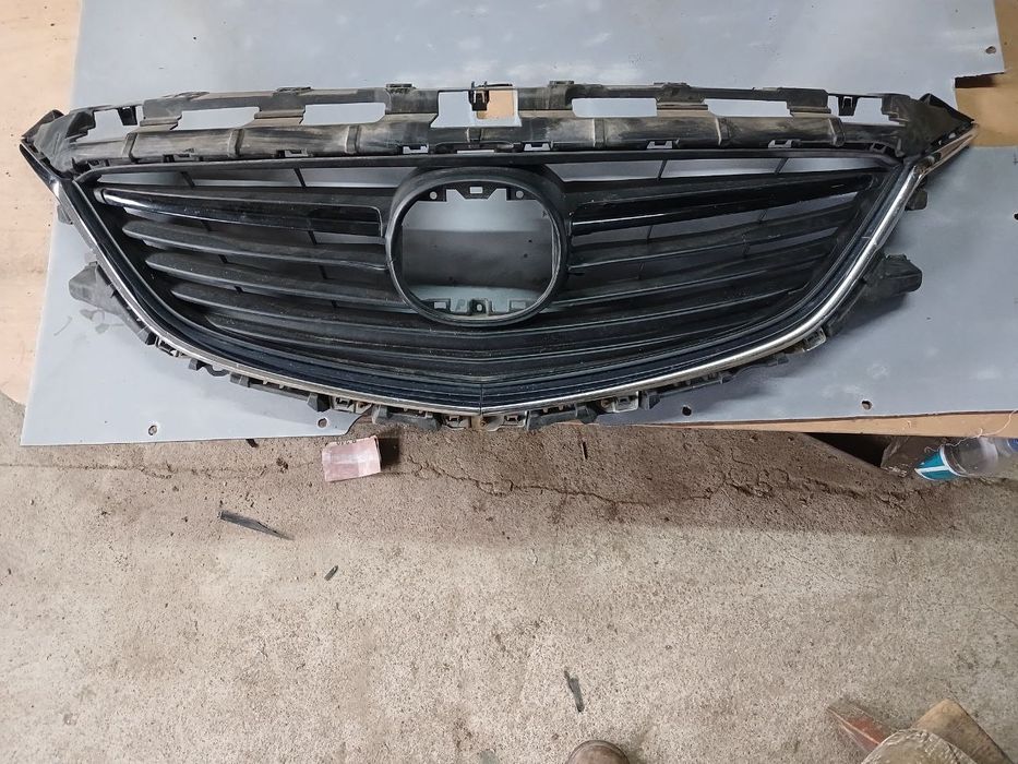 Mazda 6 решітка радіатора GHP9-50712
