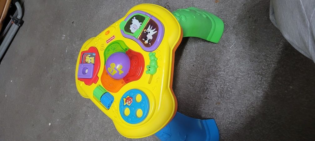 Stolik edukacyjny Fisher price