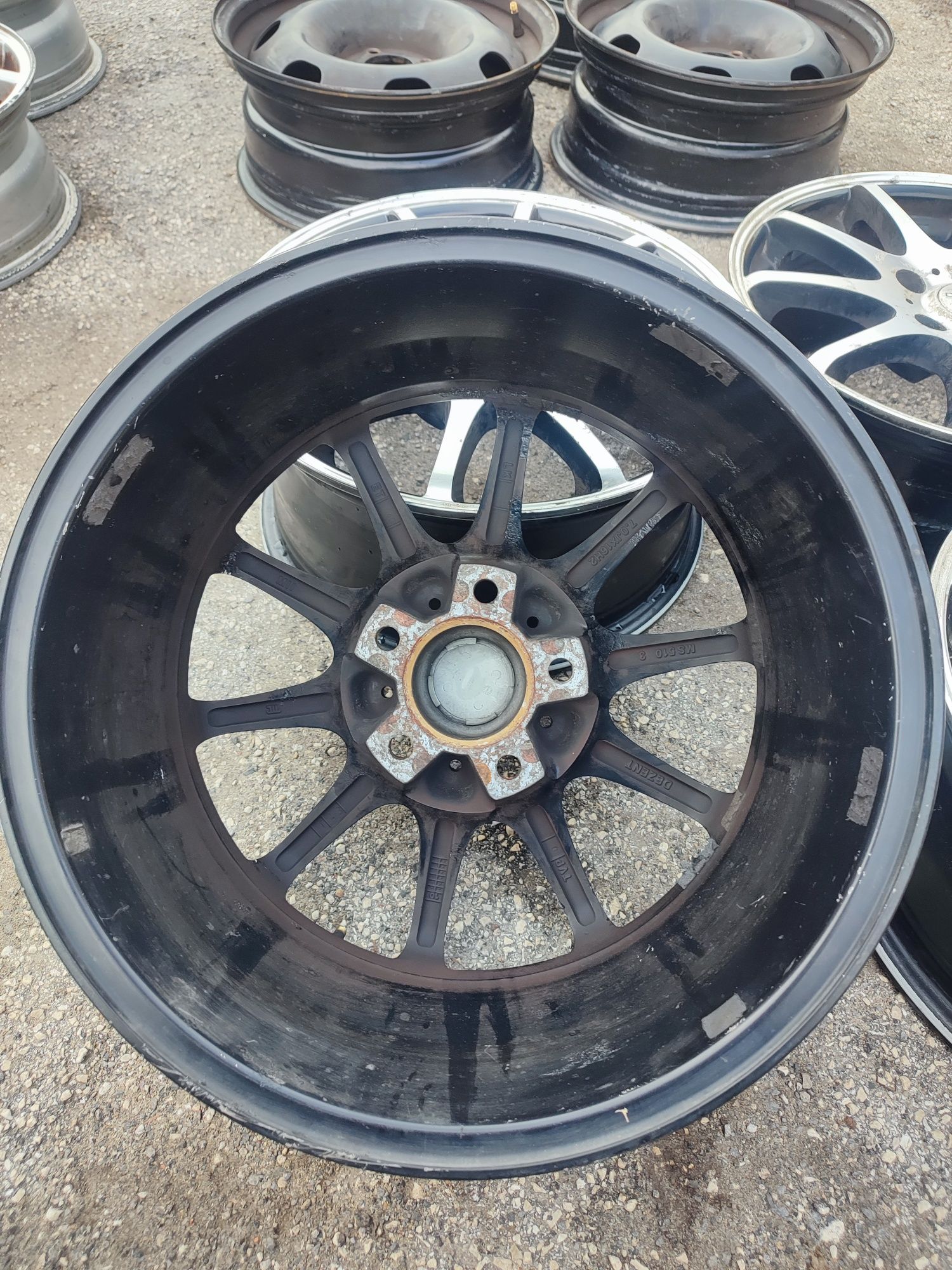 Komplet felg firmy Dezent 16cali 5x114.3 7J et40 osadzenie 71,6