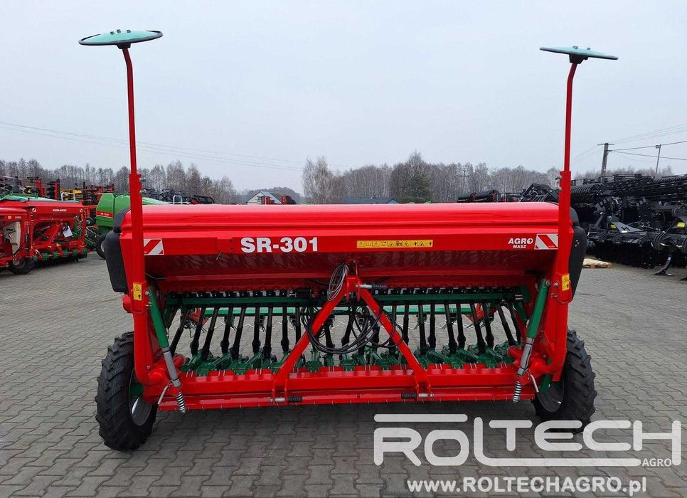 Siewnik Zbożowy 3m AGRO-MASZ SR301 Stopkowy Talerzowy SN301 Model 2025