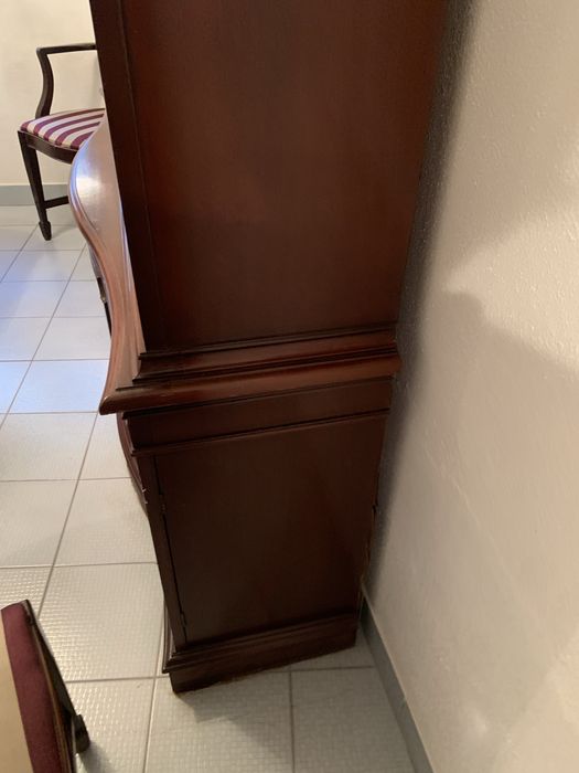 Movel louceiro em Madeira Mogno