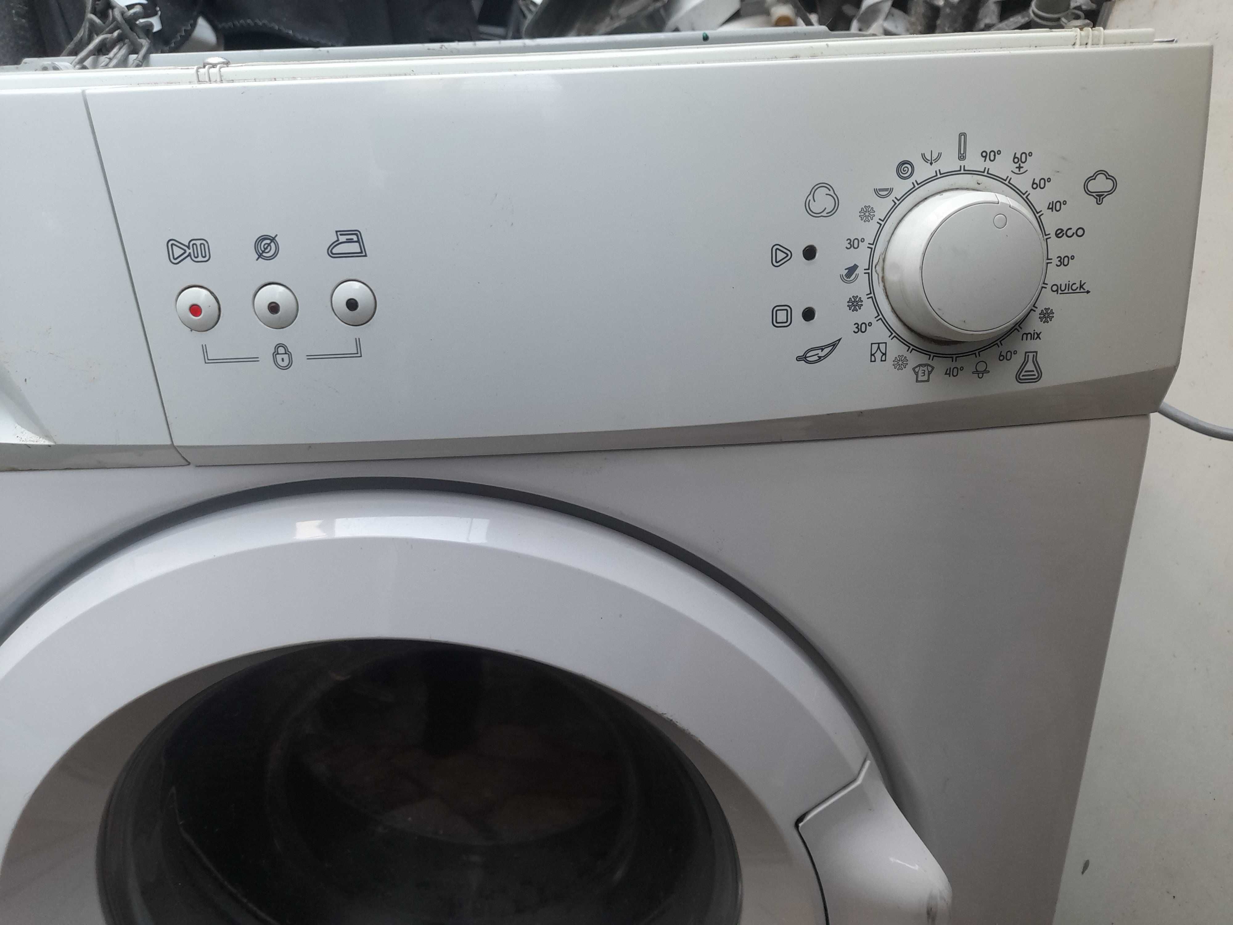 maquina de roupa Becken 6 quilos 1000rpm como nova