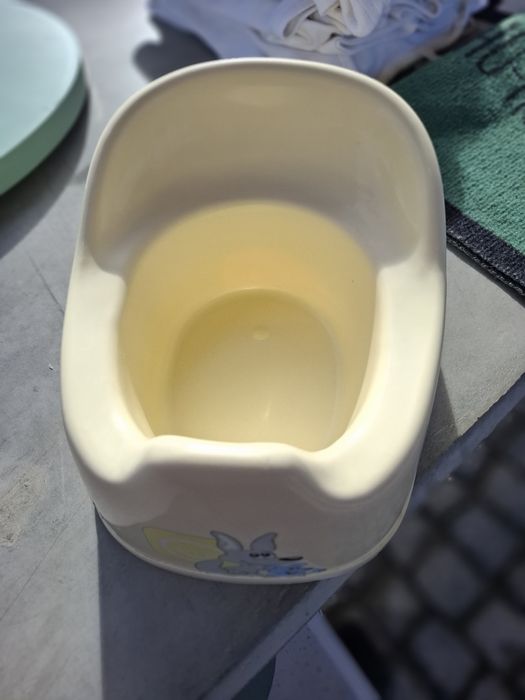 Potinho amarelo para bebe