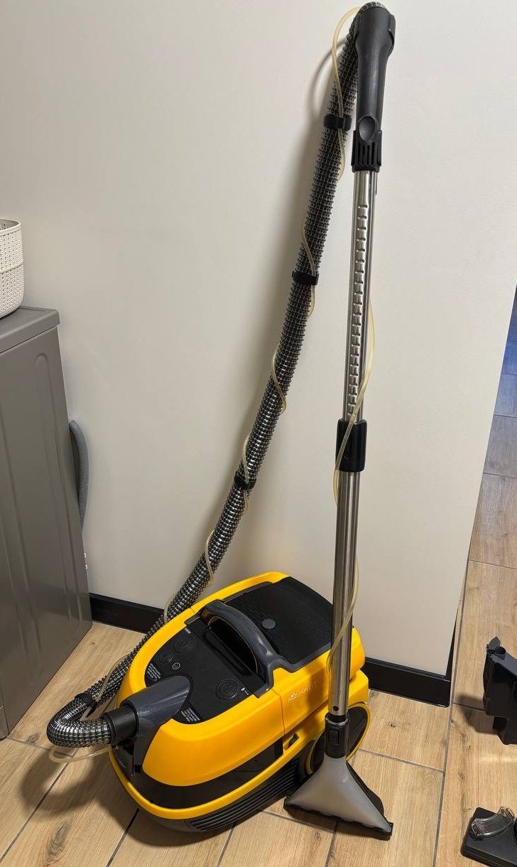 Пилосос миючий Zelmer Aquawelt Plus.