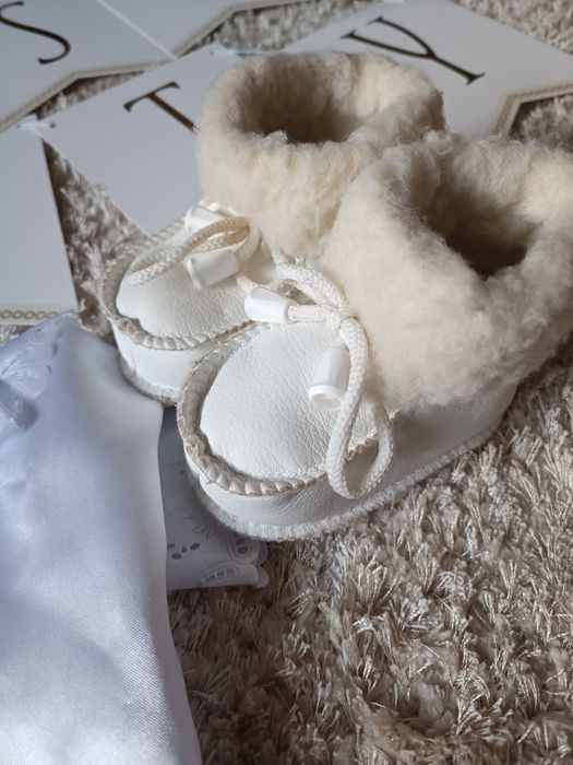 Zestaw do chrztu, sukienka, napis "Chrzest Święty", ocieplane buciki,