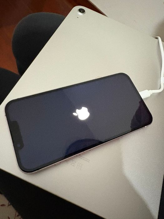 iPhone 13 peças em bom estado