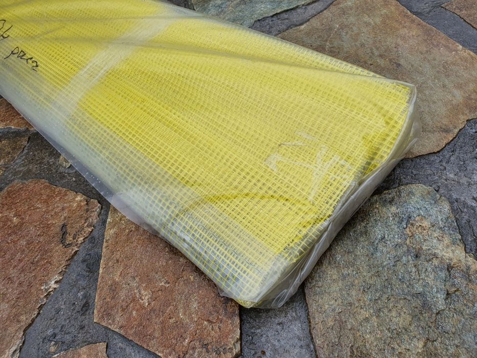 Narożnik PCV siatką 3m plastik pozostałość ocieplenie elewacja siatka