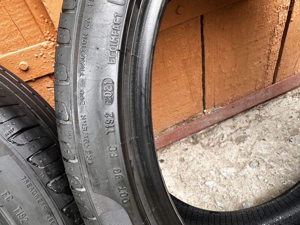 Шини б/у літо 235/40 R19