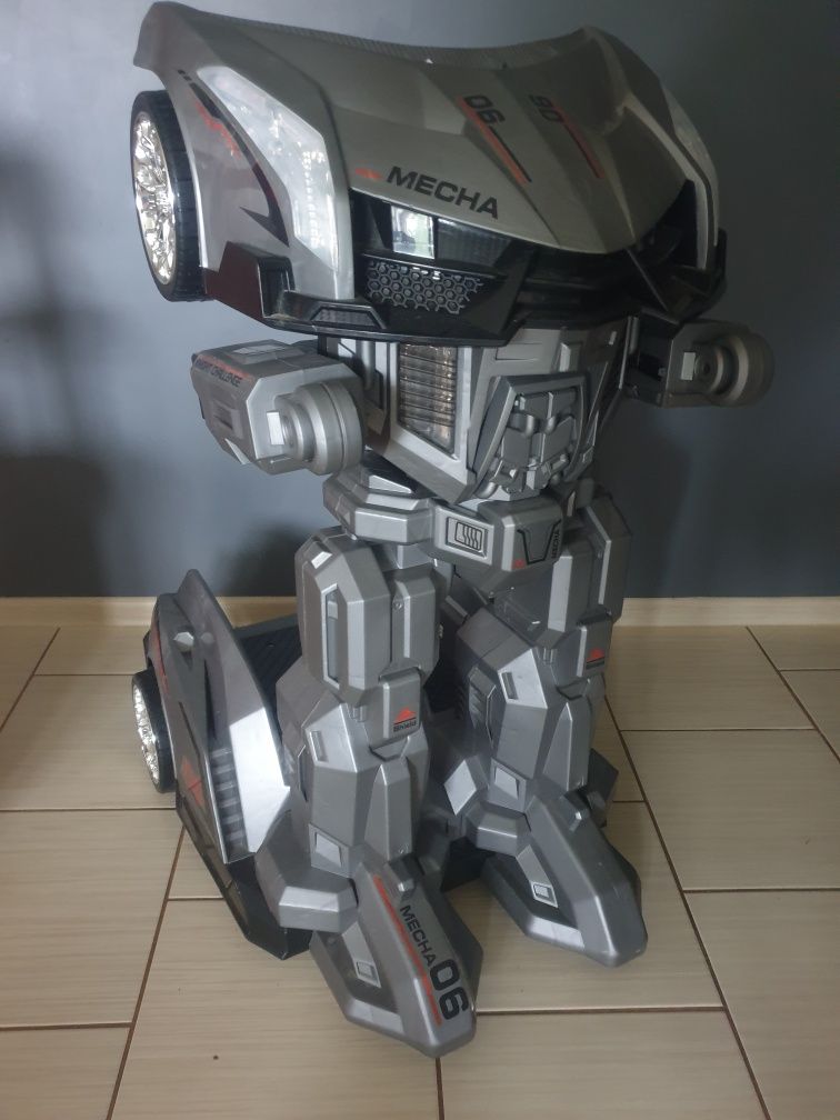 Prezent robot sterowany jezdzacy duży transformer knight challenge me