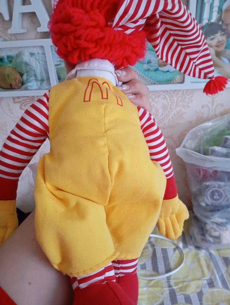 Фирменная игрушка клоун