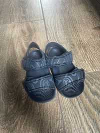Sandałki buciki buty