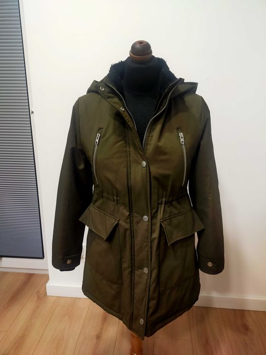 Kurtka Zara zimowa rozmiar 158 / 164  Ciepła, bardzo zgrabny krój