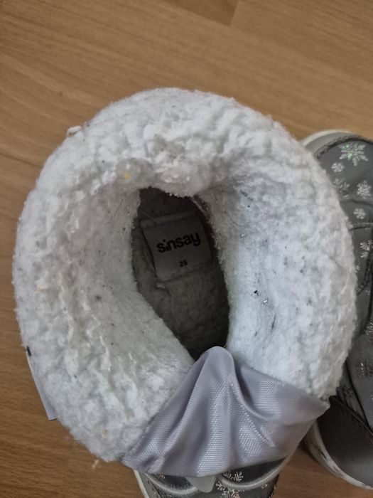 Zestaw butów dla dziewczynki, rozmiar 25