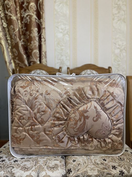 Комплект декоративноі постільноі білизни Шаде подушки ковдра коричнева