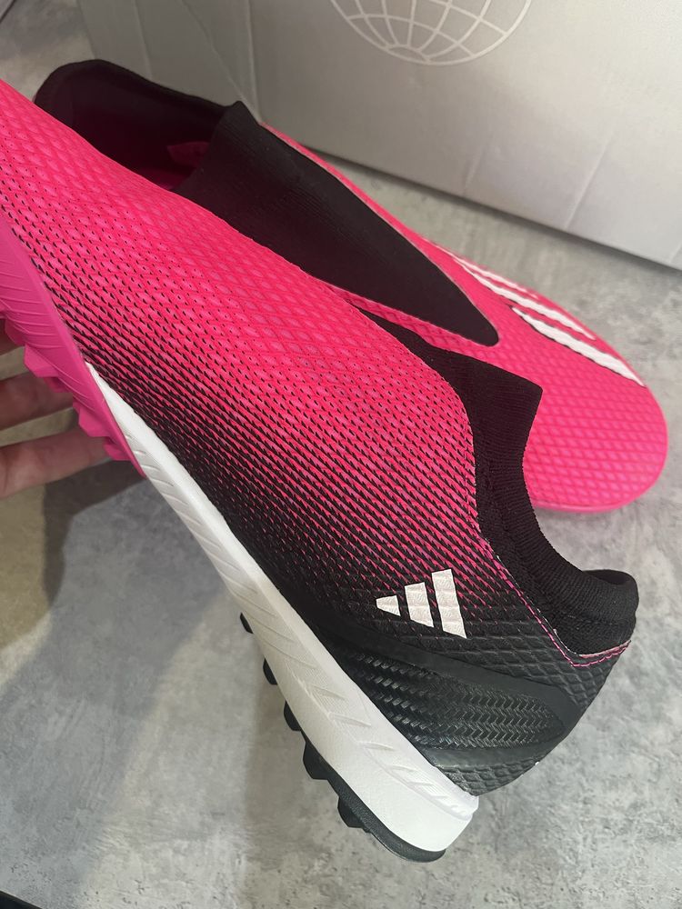 Нові оригінальні сороконожки Adidas