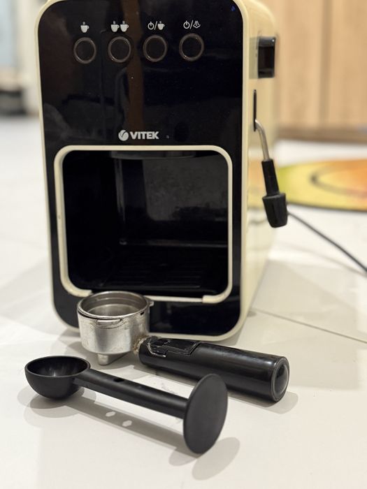 Рожкова кавомашина Vtek vt-1504 bw