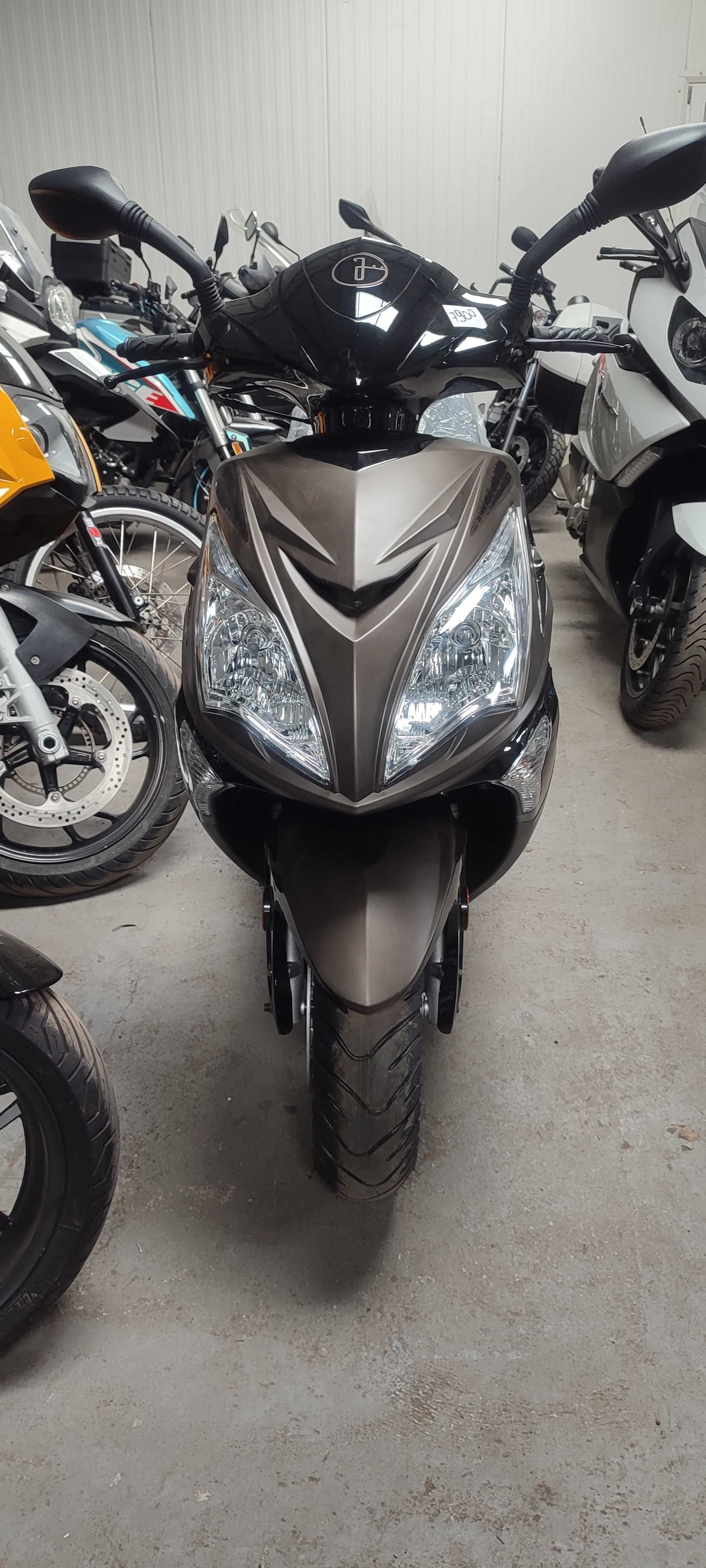 Skuter Junak 607 nowy duży wygodny 50cc na dowód lub AM RATY falcon