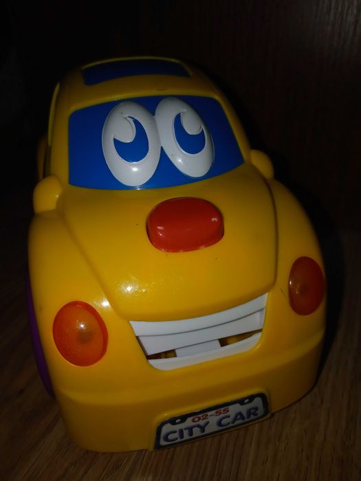 Samochodzik muzyczny marki Smiki