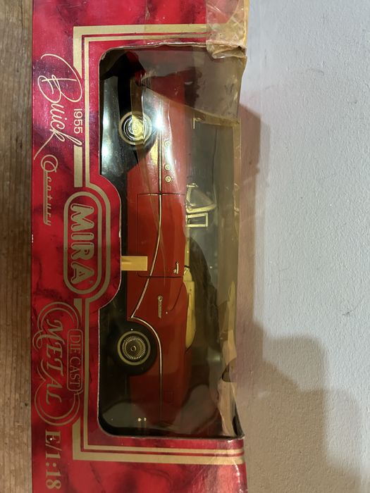 Die-Cast - Carros e Mota de Coleção, escala 1/18 e 1/10