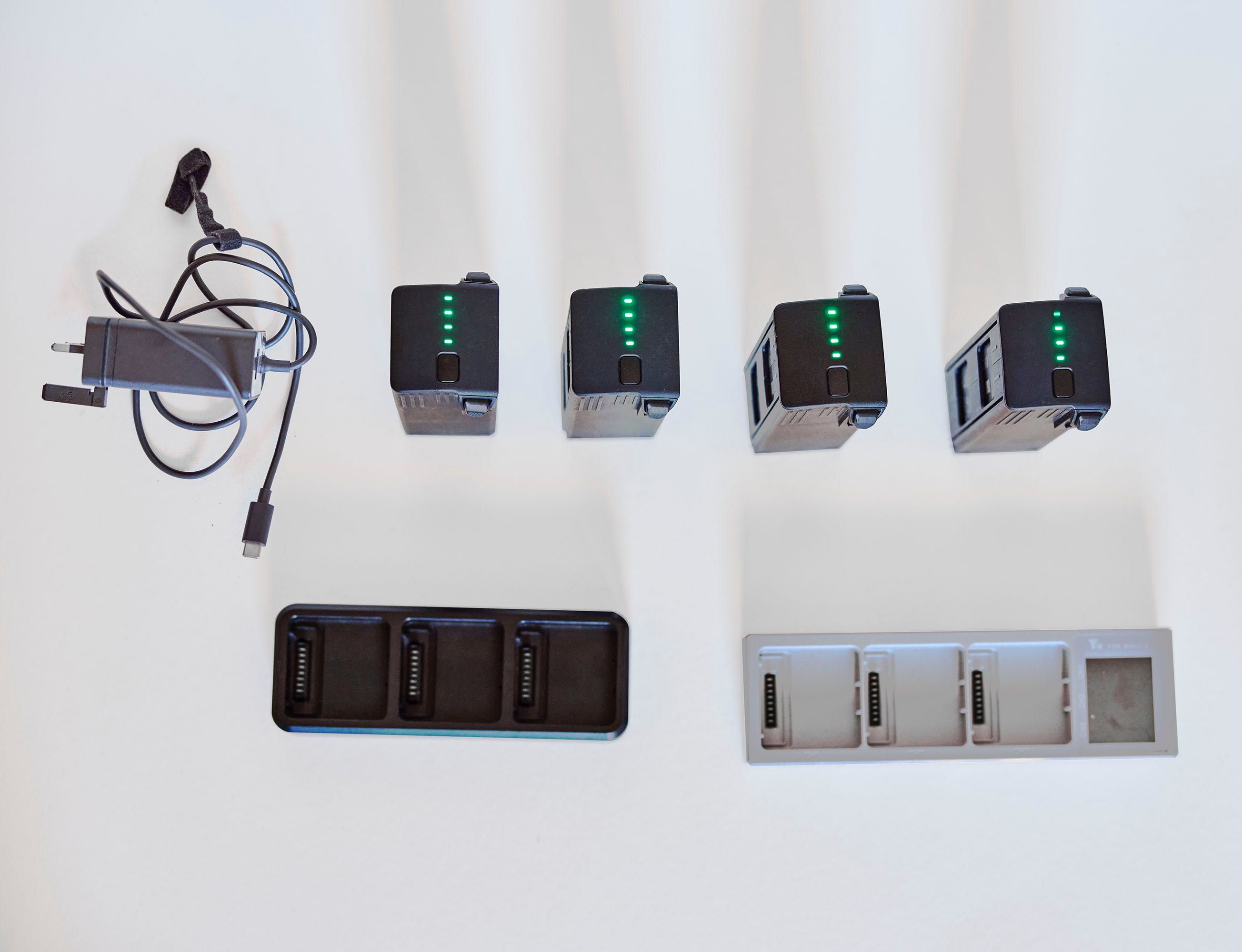 DJI Mavic 3 Fly More Combo+garantia 26/01/13 Muitos extras- 1.75 H voo