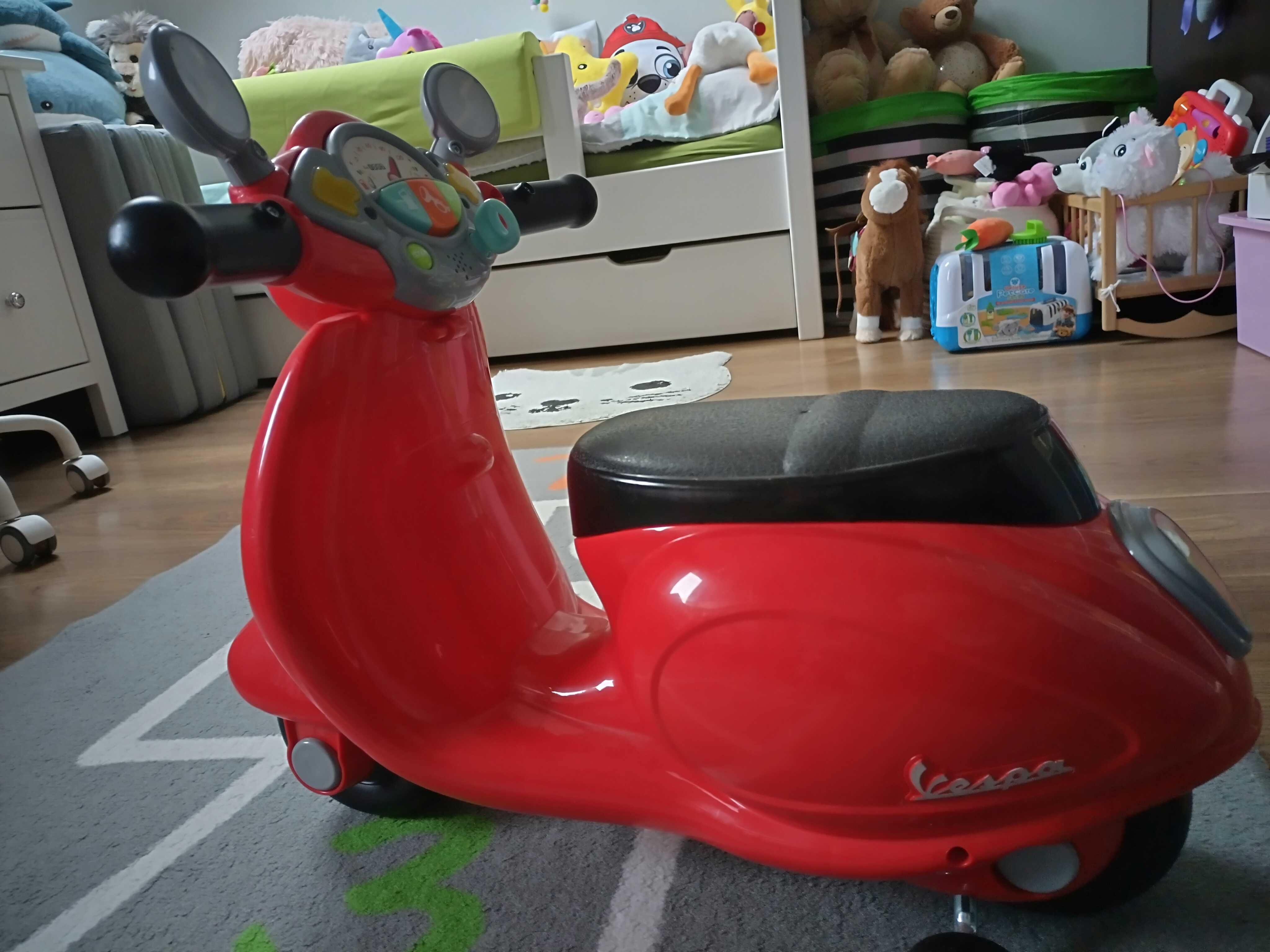 Chicco Vespa Primavera skuter jeździk dziecięcy