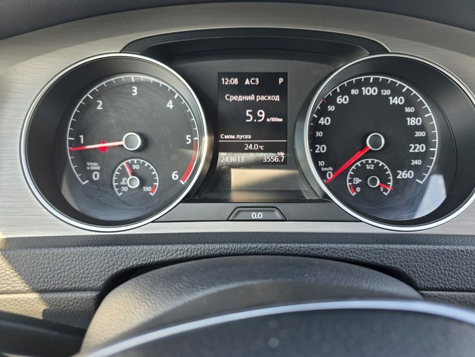 Фольксваген Гольф 2015 року