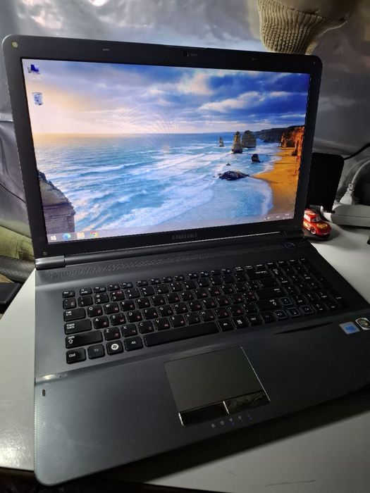 Ноутбук samsung np-rc7109 хорошому стані. Відмінно підходить для робот