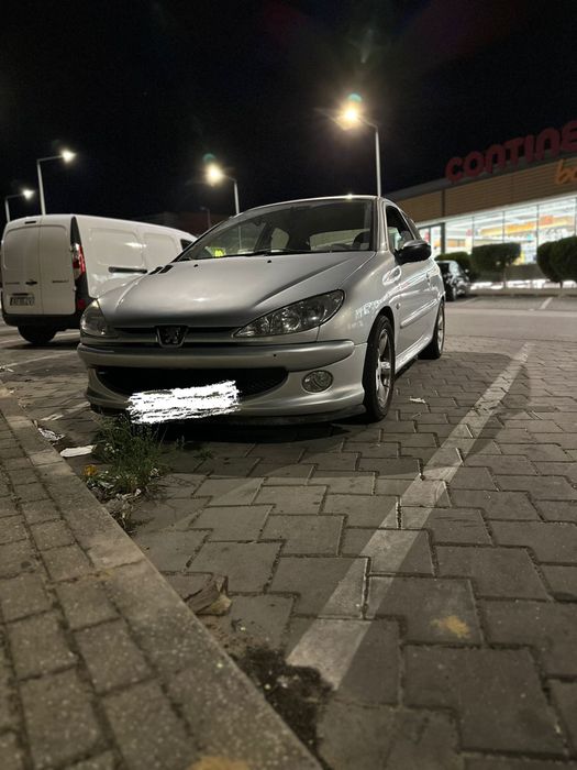 Vendo peugeout 206 versao quiksilver