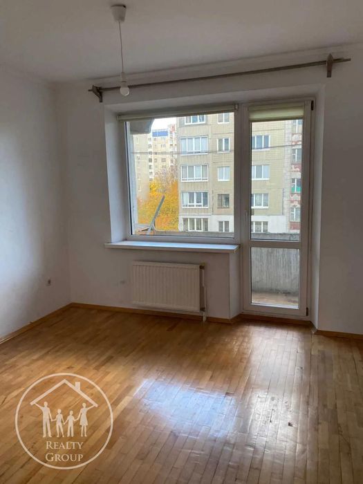 3к на Сихові, ізольовані кімнати +паркомісце +підвал