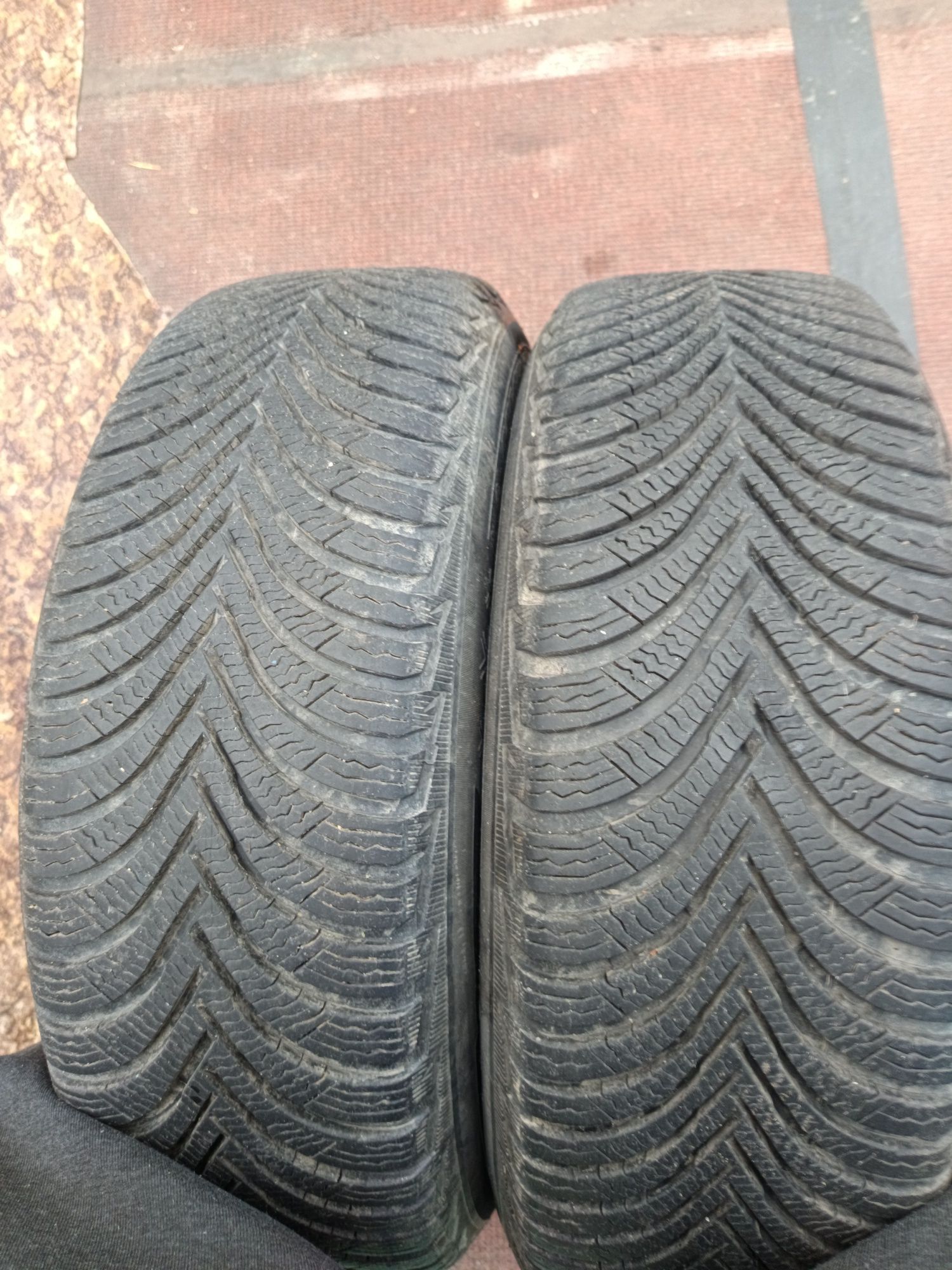 Opony zimowe 15 z felgami stalowymi dwie sztuki Michelin