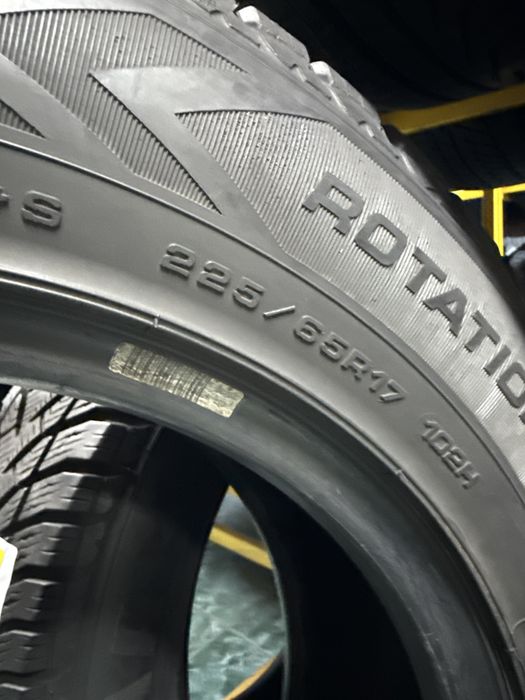 225/65 r17 Goodyear 2шт